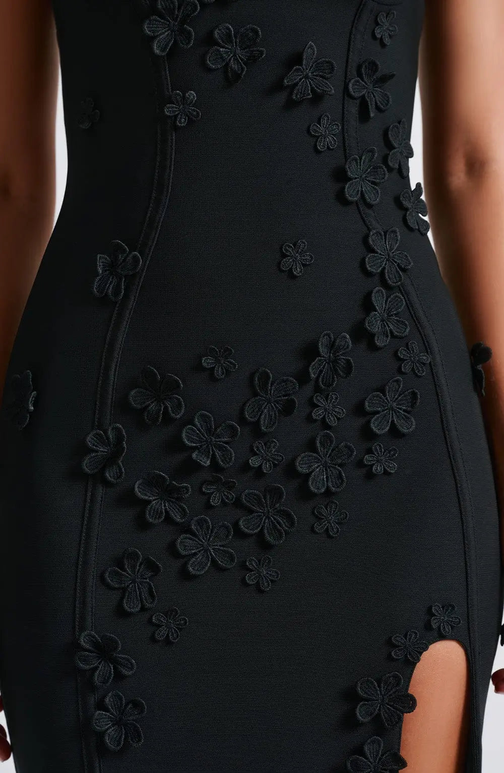 Dalary Maxi Šaty - Podšité Černou L