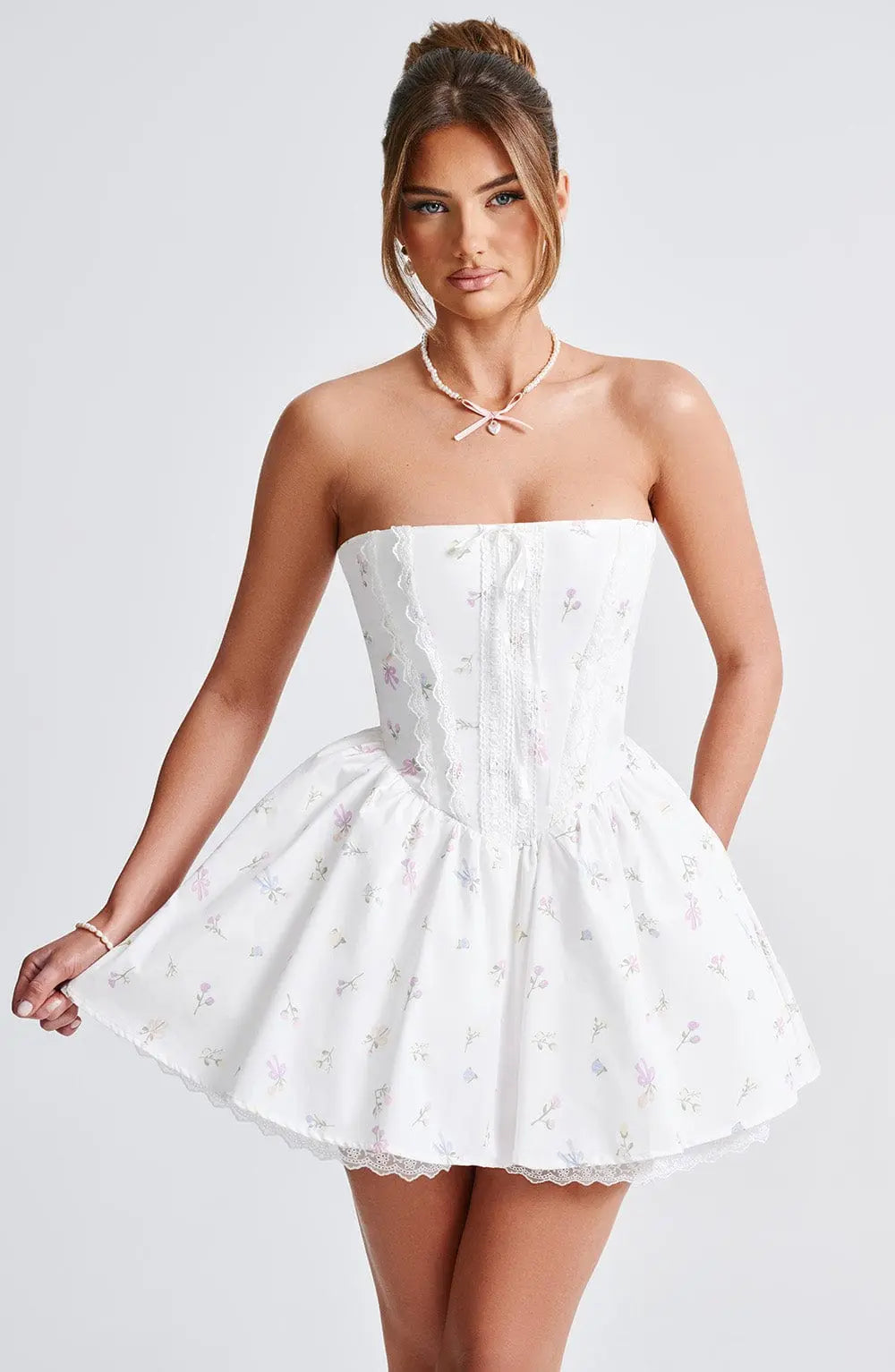 Evie Mini Šaty - Bílý Vícekvětinový Potisk