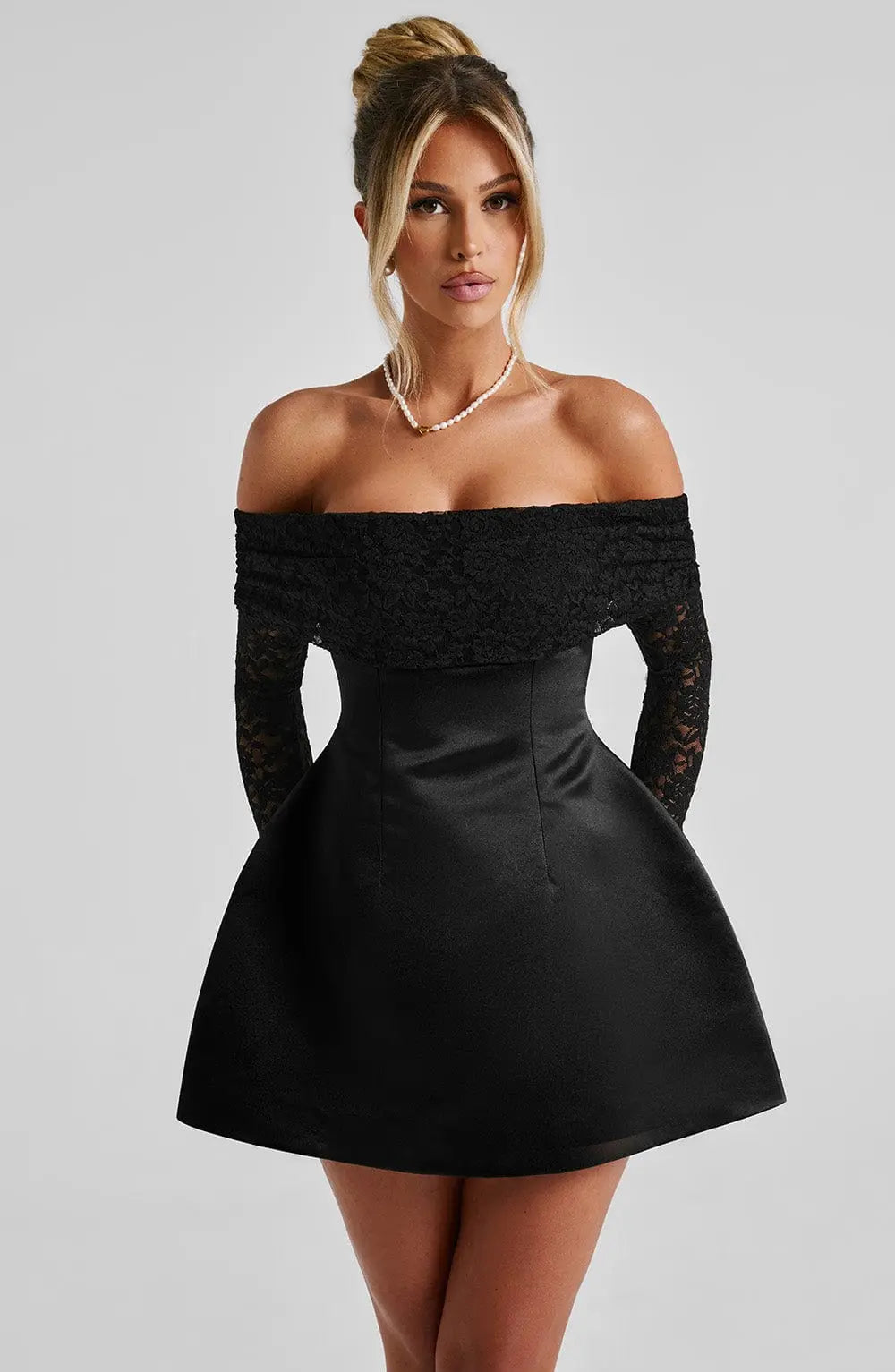 Mini šaty Georgianna - Černá