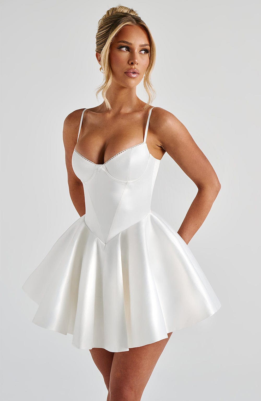 Poppy Mini Šaty - Krémová