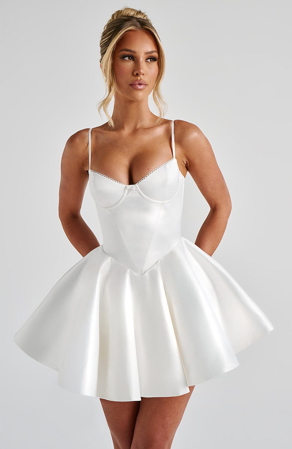 Poppy Mini Šaty - Krémová