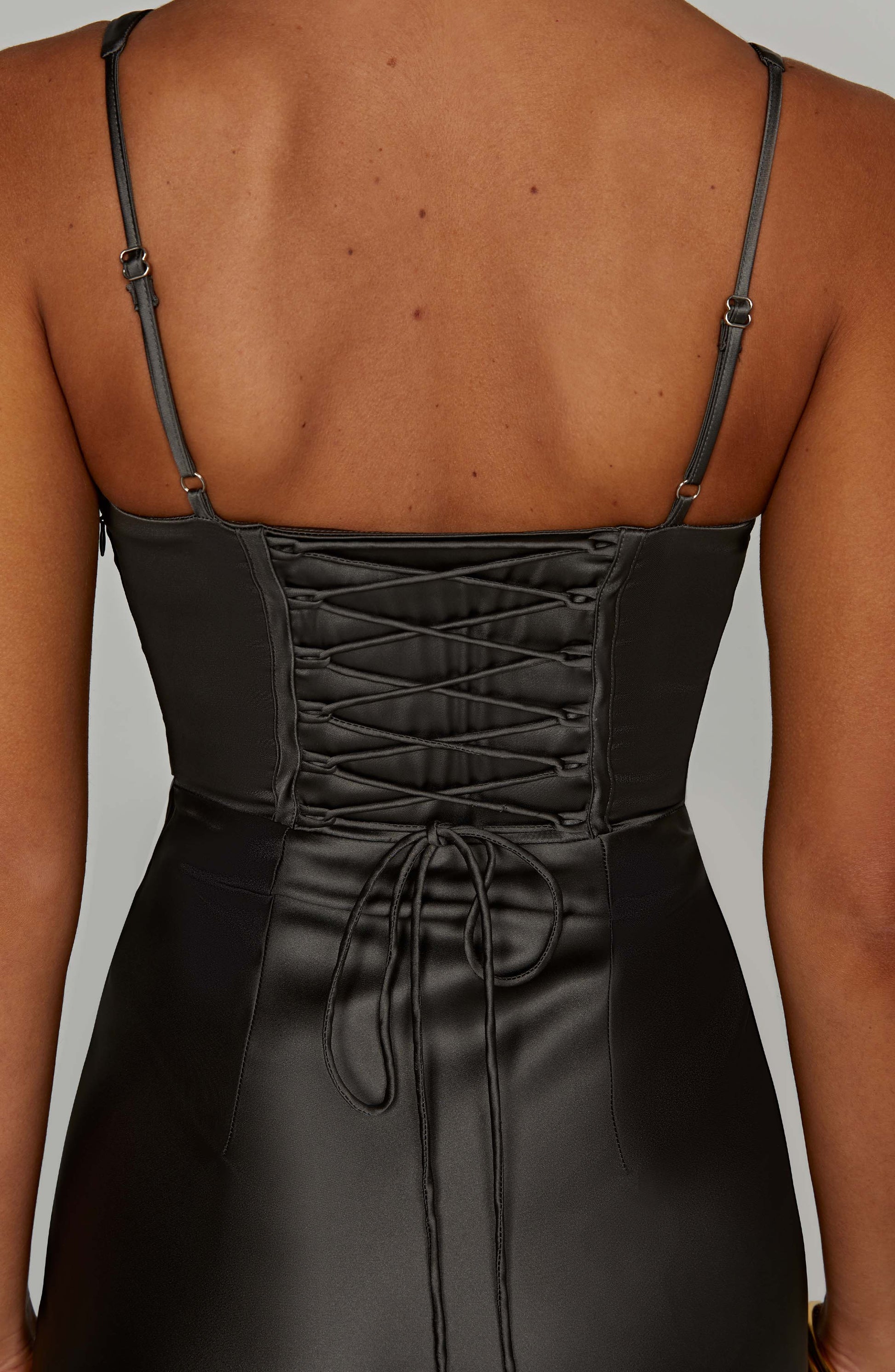 Shae Maxi Šaty - Uhlově černá